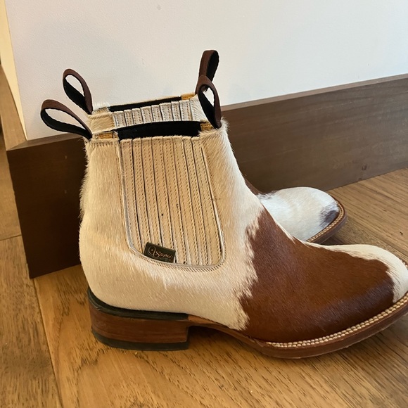 Stiefeld Cowhide Boots - Picture 3 of 6